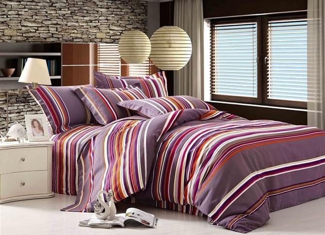 以中高档产品为主,主要生产各类家用纺织品,包括窗帘和床上用品